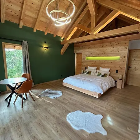 Les Chalets De Chanteloube 